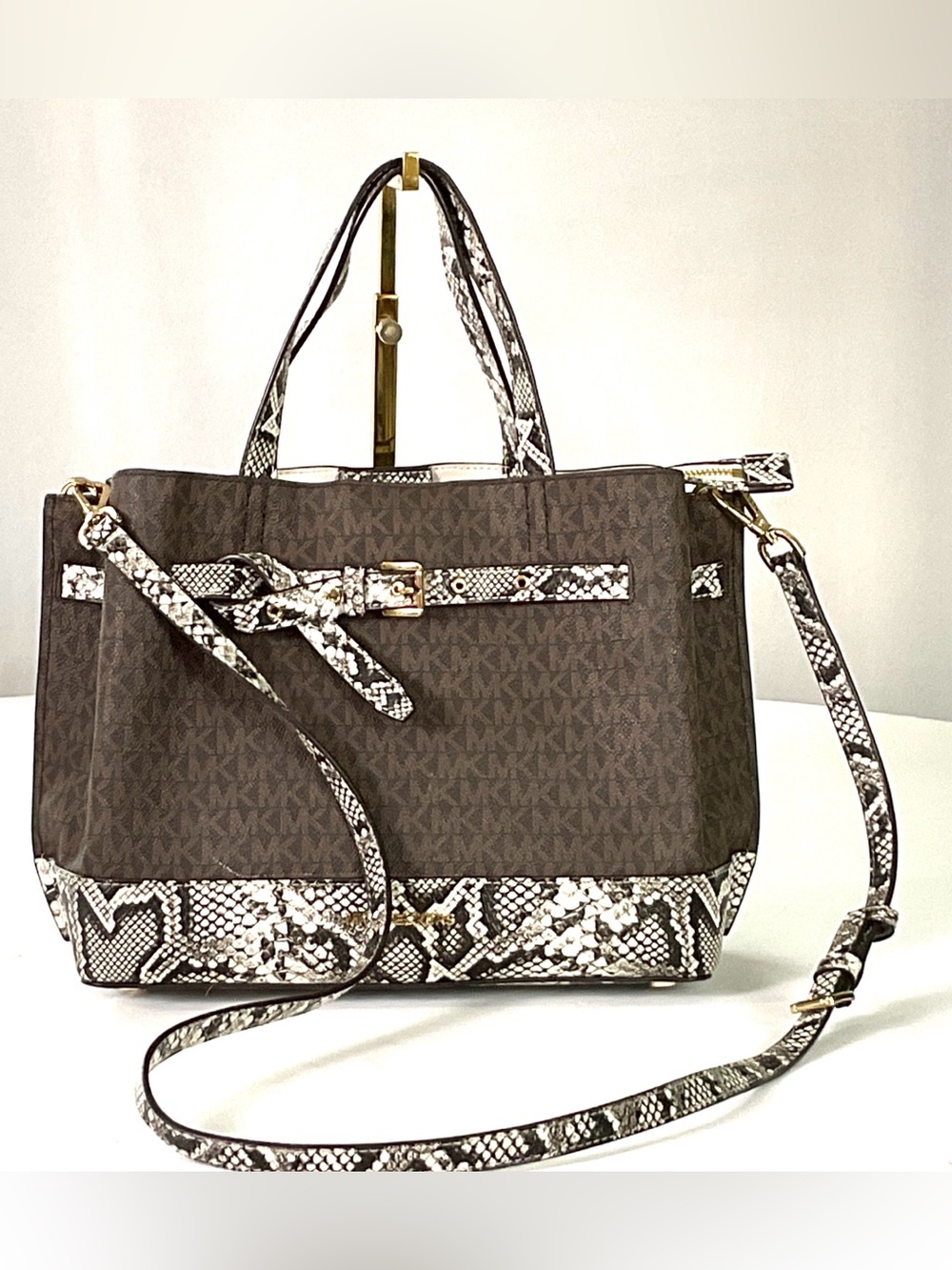 NWOT-Michael Kors -“EMILIA”-large satchel handbag/shoulder/Crossbody bag